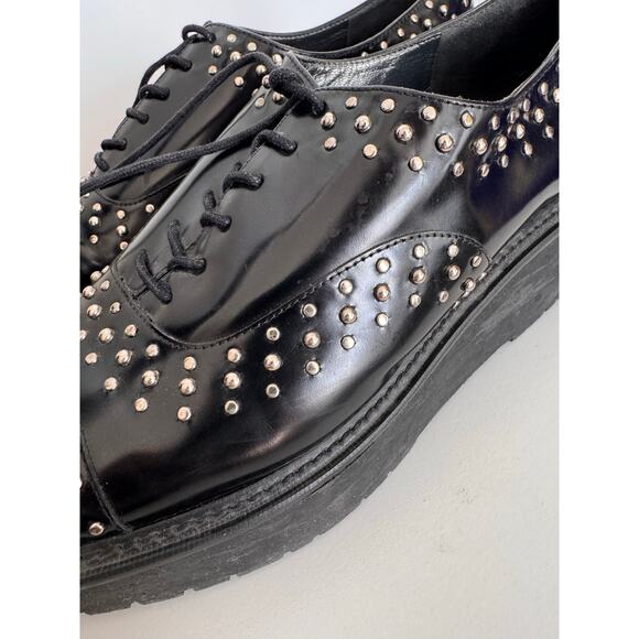 Stuart Weitzman Black Studded Patent Leather Platform Oxfords SW 88216 size 9 - Picture 15 of 16